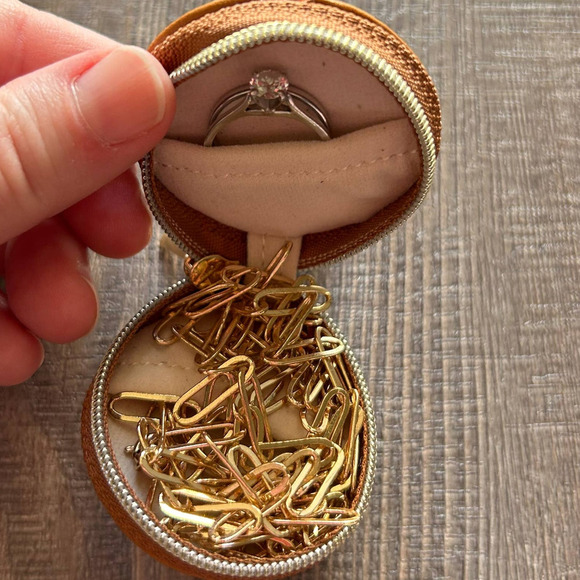 Jewelry Holder Keychain Purse Charm White - Picture 4 of 5